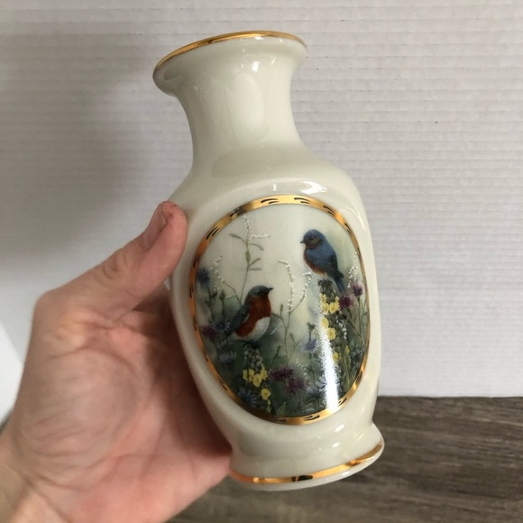 1995 Summer Interlude Vase by Lenox - Picture 13 of 14